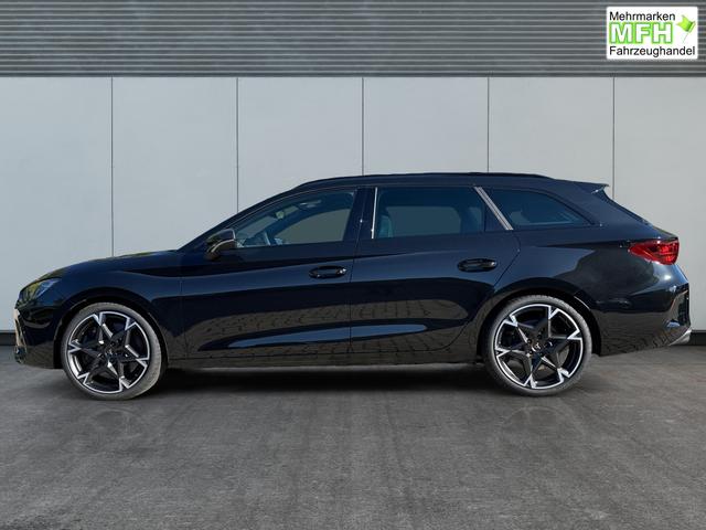 Cupra / Leon Sportstourer / Schwarz / / / 4x4 ST AHK+NAVI+eHK+KAMERA+MEMORY+ACC+19 ALU+LED, Bei den verwendeten Bildern kann es sich um Beispielbilder handeln, ggf. teilweise mit Sonderausstattung.