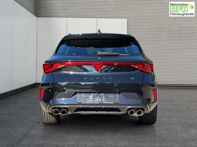 Cupra / Leon Sportstourer / Schwarz / / / 4x4 ST AHK+NAVI+eHK+KAMERA+MEMORY+ACC+19 ALU+LED, Bei den verwendeten Bildern kann es sich um Beispielbilder handeln, ggf. teilweise mit Sonderausstattung.
