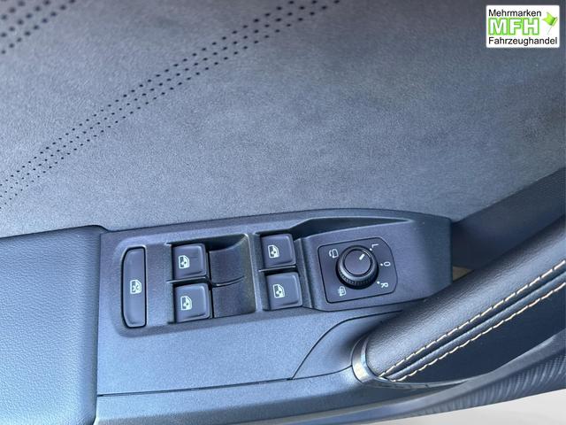 Cupra / Leon Sportstourer / Schwarz / / / 4x4 ST AHK+NAVI+eHK+KAMERA+MEMORY+ACC+19 ALU+LED, Bei den verwendeten Bildern kann es sich um Beispielbilder handeln, ggf. teilweise mit Sonderausstattung.