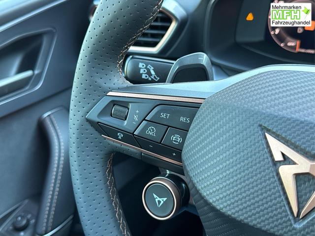 Cupra / Leon Sportstourer / Schwarz / / / 4x4 ST AHK+NAVI+eHK+KAMERA+MEMORY+ACC+19 ALU+LED, Bei den verwendeten Bildern kann es sich um Beispielbilder handeln, ggf. teilweise mit Sonderausstattung.