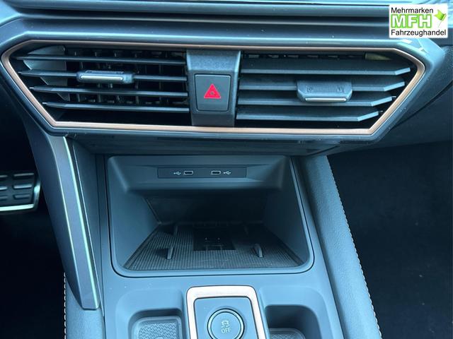 Cupra / Leon Sportstourer / Schwarz / / / 4x4 ST AHK+NAVI+eHK+KAMERA+MEMORY+ACC+19 ALU+LED, Bei den verwendeten Bildern kann es sich um Beispielbilder handeln, ggf. teilweise mit Sonderausstattung.