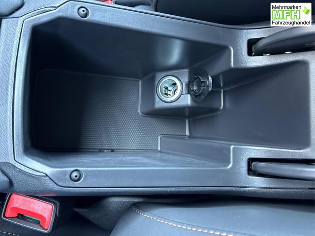 Cupra / Leon Sportstourer / Schwarz / / / 4x4 ST AHK+NAVI+eHK+KAMERA+MEMORY+ACC+19 ALU+LED, Bei den verwendeten Bildern kann es sich um Beispielbilder handeln, ggf. teilweise mit Sonderausstattung.