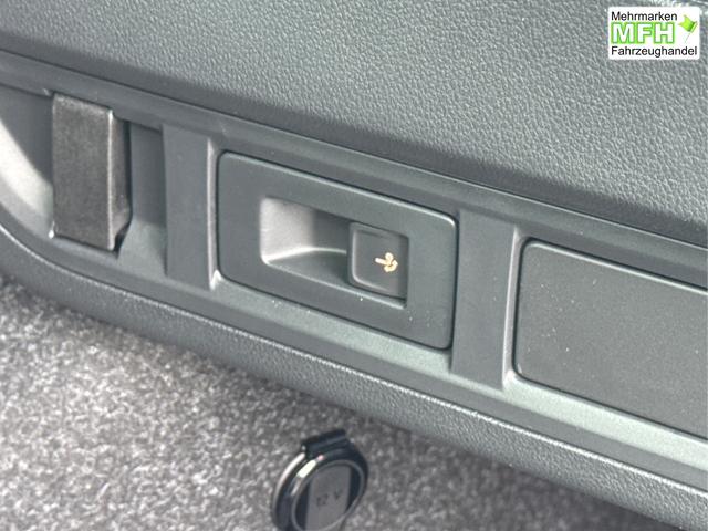 Skoda / Octavia Combi / Silber / / / ACC+AHK+eHK+KAM+PDC+LED+17ALU+SHZ