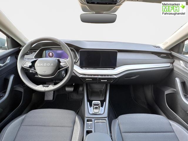 Skoda / Octavia Combi / Silber / / / ACC+AHK+eHK+KAM+PDC+LED+17ALU+SHZ