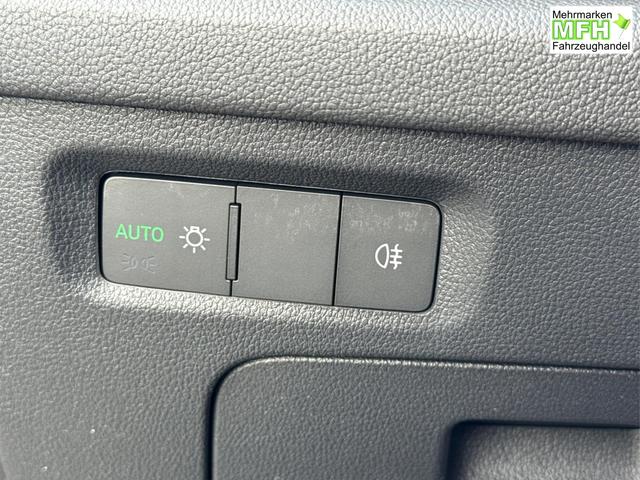 Skoda / Octavia Combi / Silber / / / ACC+AHK+eHK+KAM+PDC+LED+17ALU+SHZ