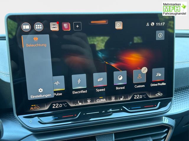 Cupra / Leon Sportstourer / Schwarz / / / 4x4 ST AHK+NAVI+eHK+KAMERA+MEMORY+ACC+19 ALU+LED, Bei den verwendeten Bildern kann es sich um Beispielbilder handeln, ggf. teilweise mit Sonderausstattung.