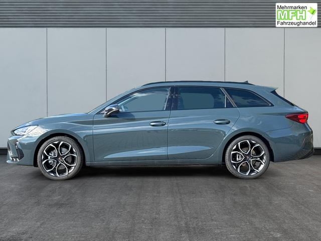Cupra / Leon Sportstourer / Blau / / / ST 4x4 AHK+eHK+NAVI+ACC+SHZ+18 ALU+LED, Bei den verwendeten Bildern kann es sich um Beispielbilder handeln, ggf. teilweise mit Sonderausstattung.