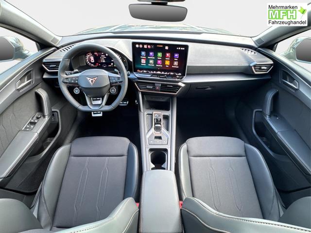 Cupra / Leon Sportstourer / Blau / / / ST 4x4 AHK+eHK+NAVI+ACC+SHZ+18 ALU+LED, Bei den verwendeten Bildern kann es sich um Beispielbilder handeln, ggf. teilweise mit Sonderausstattung.