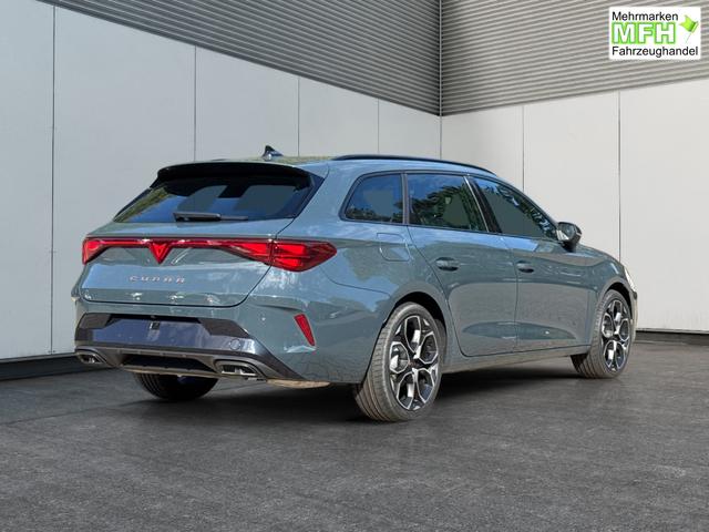 Cupra / Leon Sportstourer / Blau / / / ST 4x4 AHK+eHK+NAVI+ACC+SHZ+18 ALU+LED, Bei den verwendeten Bildern kann es sich um Beispielbilder handeln, ggf. teilweise mit Sonderausstattung.