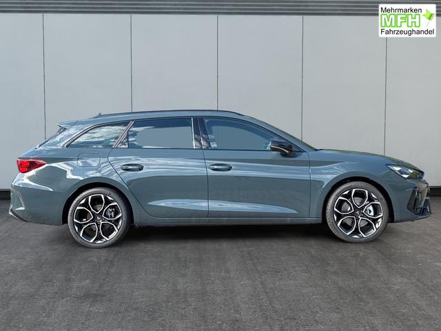 Cupra / Leon Sportstourer / Blau / / / ST 4x4 AHK+eHK+NAVI+ACC+SHZ+18 ALU+LED, Bei den verwendeten Bildern kann es sich um Beispielbilder handeln, ggf. teilweise mit Sonderausstattung.