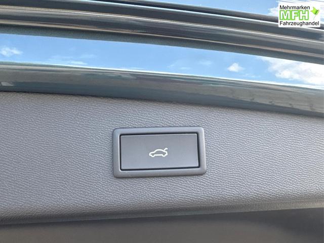 Cupra / Leon Sportstourer / Blau / / / ST 4x4 AHK+eHK+NAVI+ACC+SHZ+18 ALU+LED, Bei den verwendeten Bildern kann es sich um Beispielbilder handeln, ggf. teilweise mit Sonderausstattung.