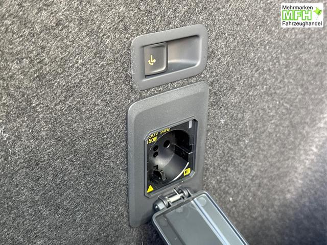 Cupra / Leon Sportstourer / Blau / / / ST 4x4 AHK+eHK+NAVI+ACC+SHZ+18 ALU+LED, Bei den verwendeten Bildern kann es sich um Beispielbilder handeln, ggf. teilweise mit Sonderausstattung.