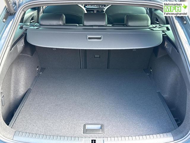 Cupra / Leon Sportstourer / Blau / / / ST 4x4 AHK+eHK+NAVI+ACC+SHZ+18 ALU+LED, Bei den verwendeten Bildern kann es sich um Beispielbilder handeln, ggf. teilweise mit Sonderausstattung.