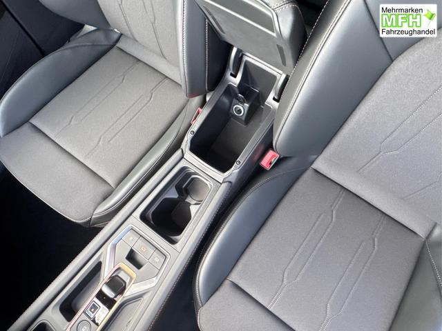 Cupra / Leon Sportstourer / Blau / / / ST 4x4 AHK+eHK+NAVI+ACC+SHZ+18 ALU+LED, Bei den verwendeten Bildern kann es sich um Beispielbilder handeln, ggf. teilweise mit Sonderausstattung.