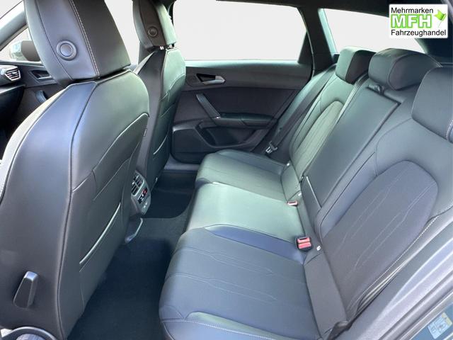 Cupra / Leon Sportstourer / Blau / / / ST 4x4 AHK+eHK+NAVI+ACC+SHZ+18 ALU+LED, Bei den verwendeten Bildern kann es sich um Beispielbilder handeln, ggf. teilweise mit Sonderausstattung.