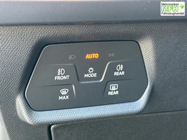 Cupra / Leon Sportstourer / Blau / / / ST 4x4 AHK+eHK+NAVI+ACC+SHZ+18 ALU+LED, Bei den verwendeten Bildern kann es sich um Beispielbilder handeln, ggf. teilweise mit Sonderausstattung.