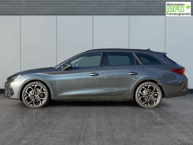 Cupra / Leon Sportstourer / Grau / / / ST AHK+NAVI+eHK+KAMERA+ACC+SHZ+18 ALU+LED, Bei den verwendeten Bildern kann es sich um Beispielbilder handeln, ggf. teilweise mit Sonderausstattung.