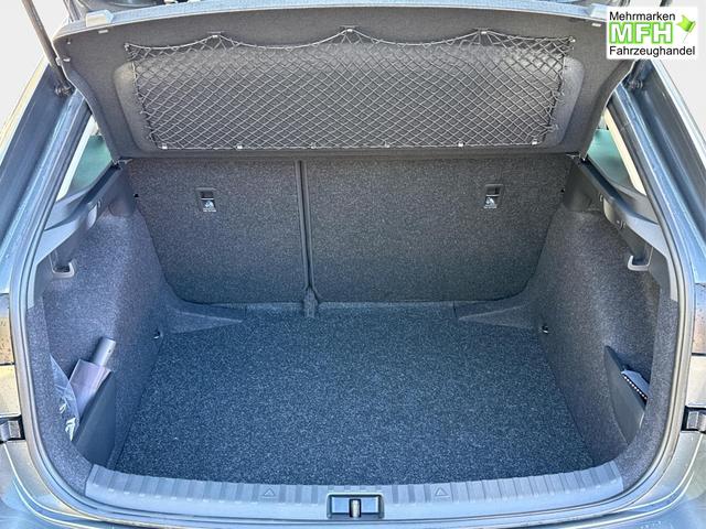 Skoda / Scala / Grau / / / Selection SHZ+KAMERA+SMARTLINK+LED+16 ALU, Bei den verwendeten Bildern kann es sich um Beispielbilder handeln, ggf. teilweise mit Sonderausstattung.