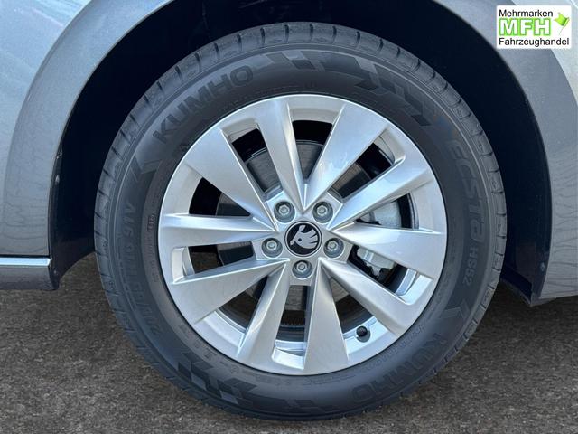 Skoda / Scala / Grau / / / Selection SHZ+KAMERA+SMARTLINK+LED+16 ALU, Bei den verwendeten Bildern kann es sich um Beispielbilder handeln, ggf. teilweise mit Sonderausstattung.