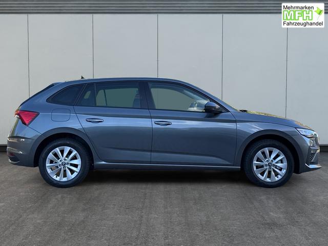 Skoda / Scala / Grau / / / Selection SHZ+KAMERA+SMARTLINK+LED+16 ALU, Bei den verwendeten Bildern kann es sich um Beispielbilder handeln, ggf. teilweise mit Sonderausstattung.