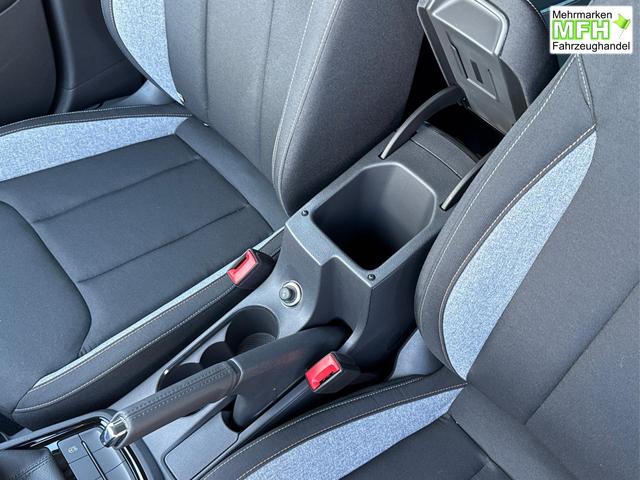 Skoda / Scala / Grau / / / Selection SHZ+KAMERA+SMARTLINK+LED+16 ALU, Bei den verwendeten Bildern kann es sich um Beispielbilder handeln, ggf. teilweise mit Sonderausstattung.