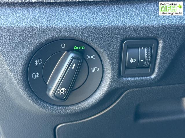 Skoda / Scala / Grau / / / Selection SHZ+KAMERA+SMARTLINK+LED+16 ALU, Bei den verwendeten Bildern kann es sich um Beispielbilder handeln, ggf. teilweise mit Sonderausstattung.
