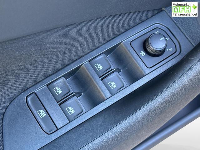 Skoda / Scala / Grau / / / Selection SHZ+KAMERA+SMARTLINK+LED+16 ALU, Bei den verwendeten Bildern kann es sich um Beispielbilder handeln, ggf. teilweise mit Sonderausstattung.