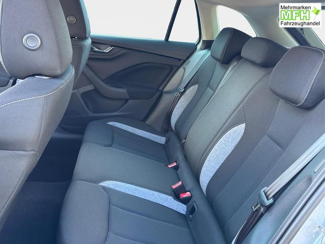 Skoda / Scala / Grau / / / Selection SHZ+KAMERA+SMARTLINK+LED+16 ALU, Bei den verwendeten Bildern kann es sich um Beispielbilder handeln, ggf. teilweise mit Sonderausstattung.
