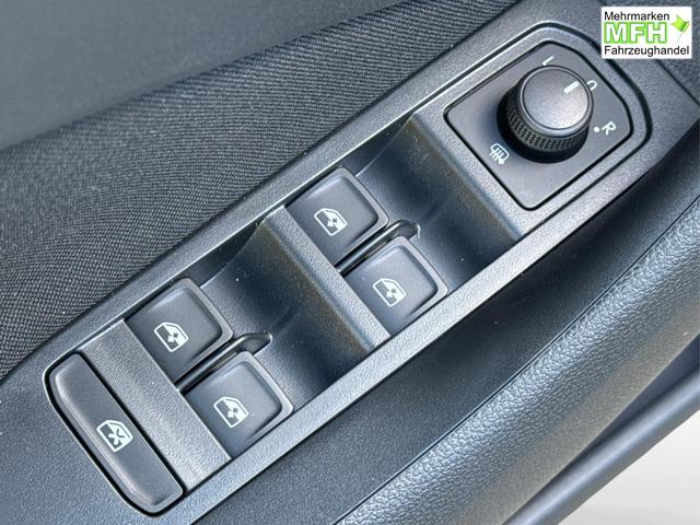 Skoda / Scala / Grau / / / Selection SHZ+KAMERA+SMARTLINK+LED+16 ALU, Bei den verwendeten Bildern kann es sich um Beispielbilder handeln, ggf. teilweise mit Sonderausstattung.