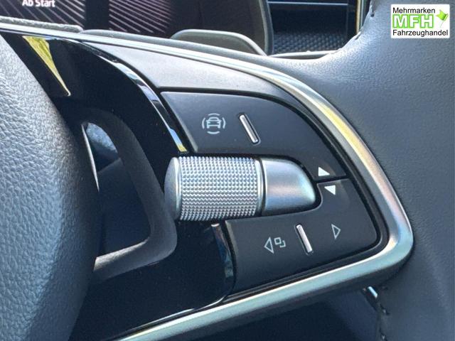 Skoda / Scala / Grau / / / Selection SHZ+KAMERA+SMARTLINK+LED+16 ALU, Bei den verwendeten Bildern kann es sich um Beispielbilder handeln, ggf. teilweise mit Sonderausstattung.