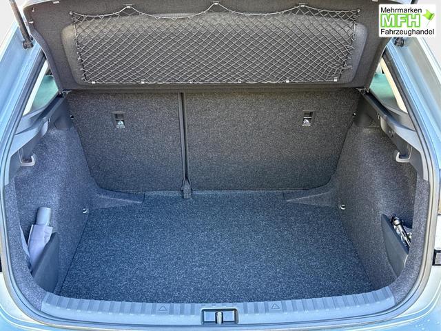 Skoda / Scala / Silber / / / Selection SHZ+KAMERA+SMARTLINK+LED+16 ALU, Bei den verwendeten Bildern kann es sich um Beispielbilder handeln, ggf. teilweise mit Sonderausstattung.
