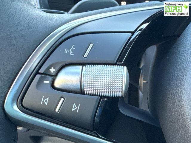 Skoda / Scala / Silber / / / Selection SHZ+KAMERA+SMARTLINK+LED+16 ALU, Bei den verwendeten Bildern kann es sich um Beispielbilder handeln, ggf. teilweise mit Sonderausstattung.