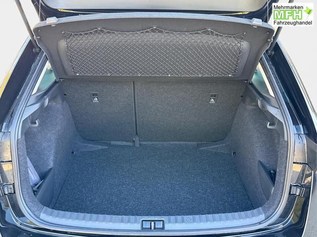 Skoda / Scala / Schwarz / / / Selection SHZ+KAMERA+SMARTLINK+LED+16 ALU, Bei den verwendeten Bildern kann es sich um Beispielbilder handeln, ggf. teilweise mit Sonderausstattung.