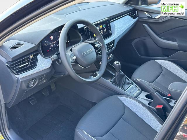 Skoda / Scala / Schwarz / / / Selection SHZ+KAMERA+SMARTLINK+LED+16 ALU, Bei den verwendeten Bildern kann es sich um Beispielbilder handeln, ggf. teilweise mit Sonderausstattung.