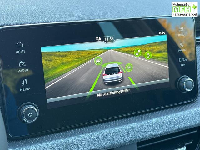 Skoda / Scala / Schwarz / / / Selection SHZ+KAMERA+SMARTLINK+LED+16 ALU, Bei den verwendeten Bildern kann es sich um Beispielbilder handeln, ggf. teilweise mit Sonderausstattung.
