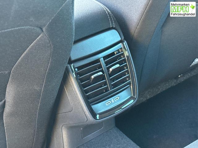 Skoda / Scala / Schwarz / / / Selection SHZ+KAMERA+SMARTLINK+LED+16 ALU, Bei den verwendeten Bildern kann es sich um Beispielbilder handeln, ggf. teilweise mit Sonderausstattung.