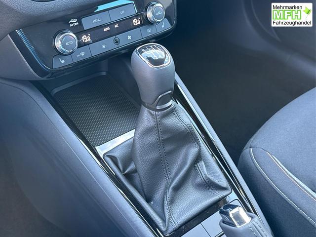 Skoda / Scala / Schwarz / / / Selection SHZ+KAMERA+SMARTLINK+LED+16 ALU, Bei den verwendeten Bildern kann es sich um Beispielbilder handeln, ggf. teilweise mit Sonderausstattung.