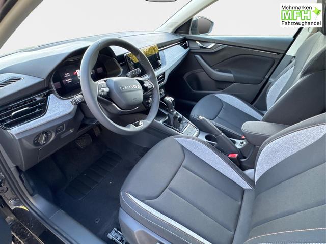 Skoda / Scala / Schwarz / / / Selection SHZ+KAMERA+SMARTLINK+LED+16 ALU, Bei den verwendeten Bildern kann es sich um Beispielbilder handeln, ggf. teilweise mit Sonderausstattung.