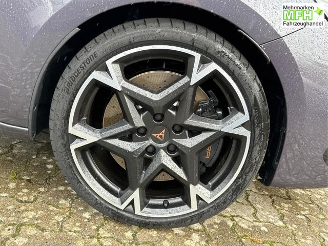 Cupra / Leon Sportstourer / Violett / / / 4x4 ST AHK+NAVI+eHK+KAMERA+MEMORY+ACC+19 ALU+LED, Bei den verwendeten Bildern kann es sich um Beispielbilder handeln, ggf. teilweise mit Sonderausstattung.