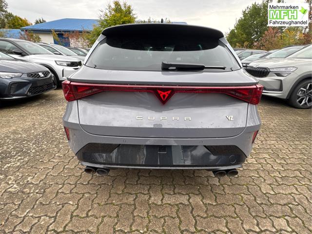 Cupra / Leon Sportstourer / Grau / / / 4x4 ST AHK+NAVI+eHK+KAMERA+MEMORY+ACC+19 ALU+LED, Bei den verwendeten Bildern kann es sich um Beispielbilder handeln, ggf. teilweise mit Sonderausstattung.