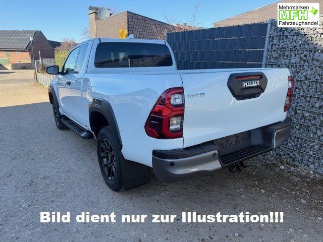 Toyota Hilux Extra Cab 2.4 D-4D AT 4WD Challenger Blau 