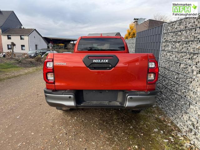 Toyota Hilux Extra Cab 2.8 D-4D AT 4WD Invincible Orange 