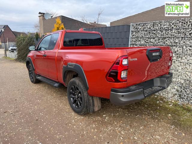 Toyota Hilux Extra Cab 2.8 D-4D AT 4WD Invincible Orange 