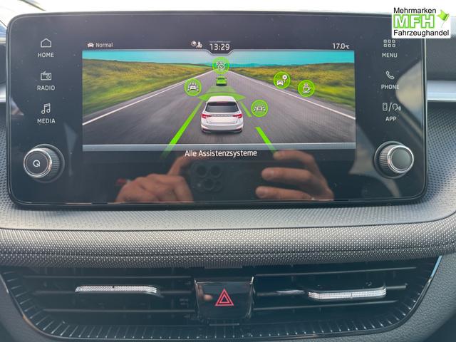 Skoda Fabia Drive Plus 1.0 TSI DSG 2 Zonen Klima PDC vorne und hinten Kamera Apple ACC 5JG Sitzheizung Alu Felgen 