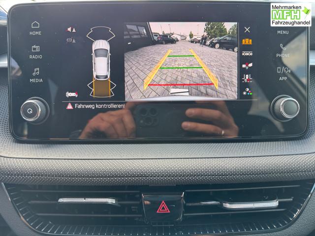 Skoda Fabia Drive Plus 1.0 TSI DSG 2 Zonen Klima PDC vorne und hinten Kamera Apple ACC 5JG Sitzheizung Alu Felgen 