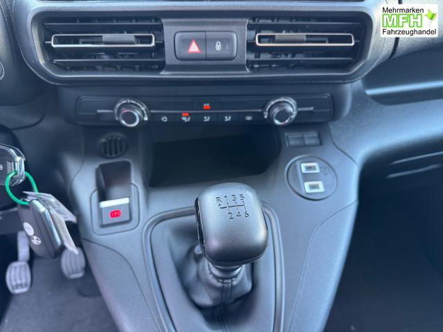 Toyota Proace City Verso 1,2 L2 Business 7 Sitzer Klima Einparkhilfe Apple Tempomat DAB 10 Zoll Display Regensensor 