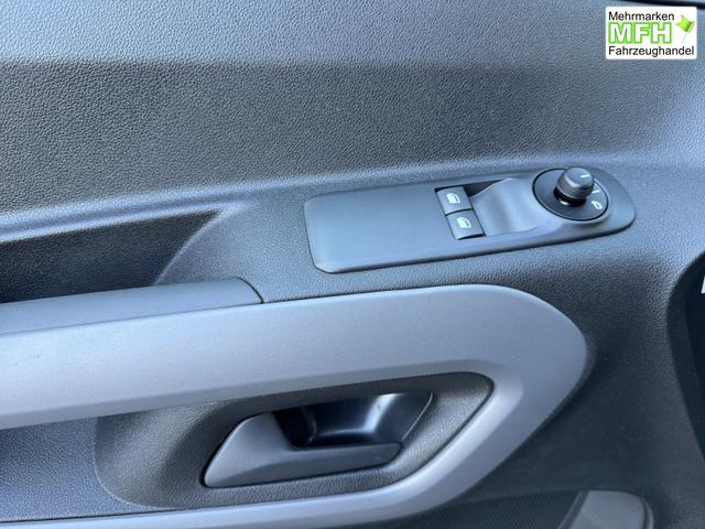 Toyota Proace City Verso 1,2 L2 Business 7 Sitzer Klima Einparkhilfe Apple Tempomat DAB 10 Zoll Display Regensensor 