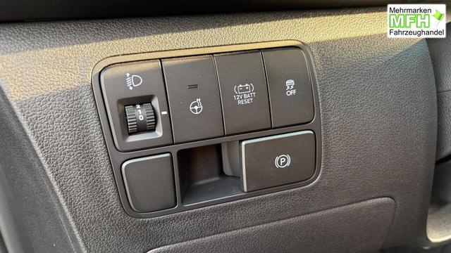 Hyundai Staria 1,6 T-GDI HEV EaAcPa PaPak el.HK el.Schie 