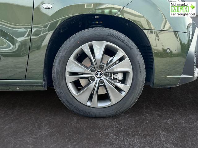 Toyota Proase Citty Lounge VIP Pano aussen bilder