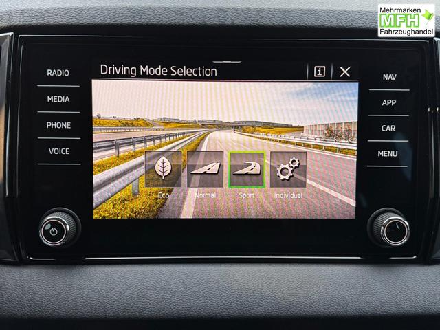 Skoda Karoq 1,5 TSI DSG Sportline Innenraum, ahk bilder